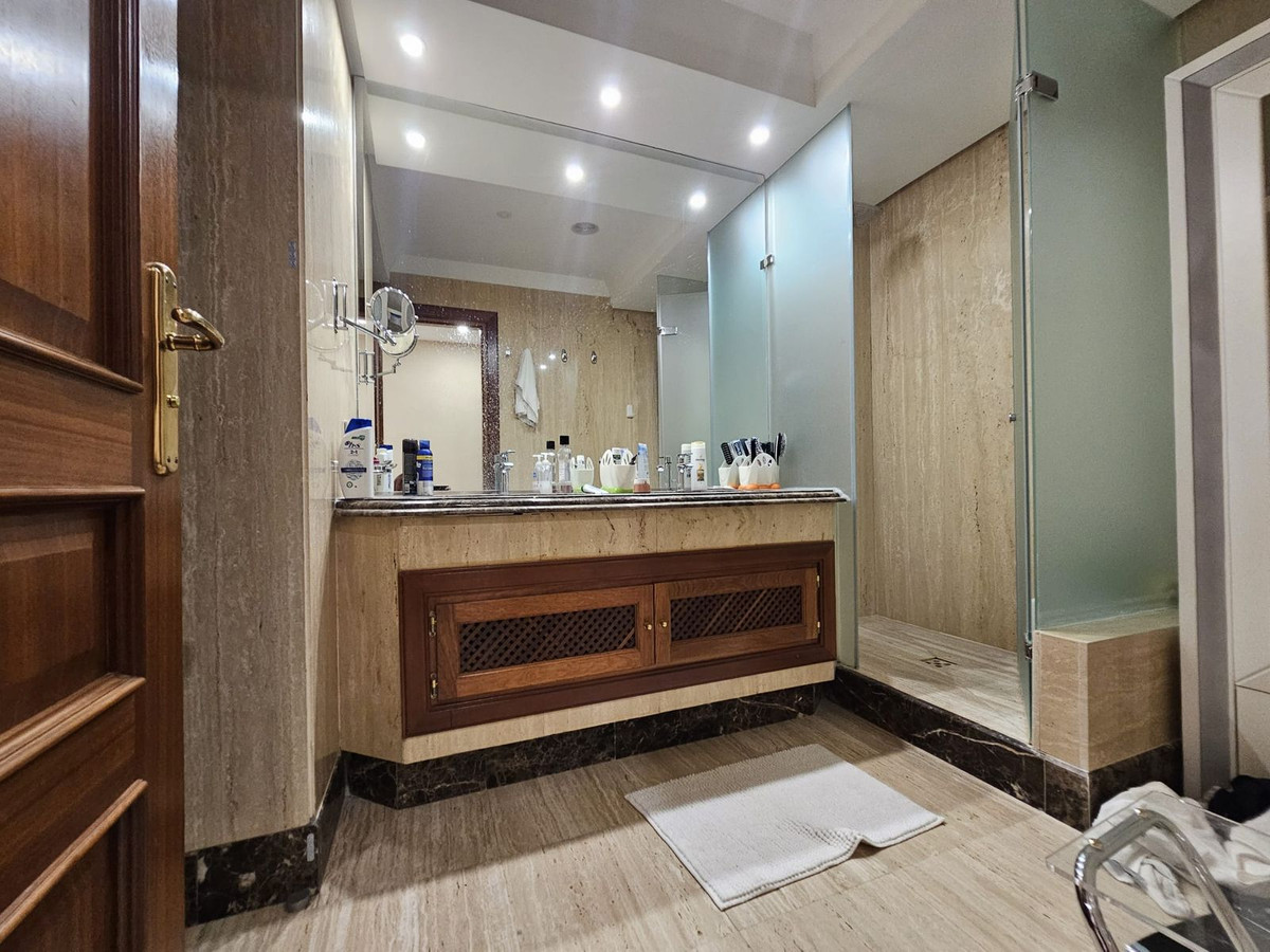 3 Bed Apartment for sale in Estepona Costa Del Sol, Málaga, Spain