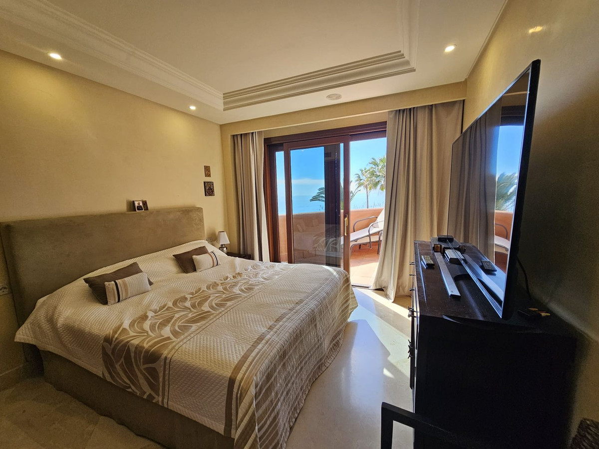 3 Bed Apartment for sale in Estepona Costa Del Sol, Málaga, Spain