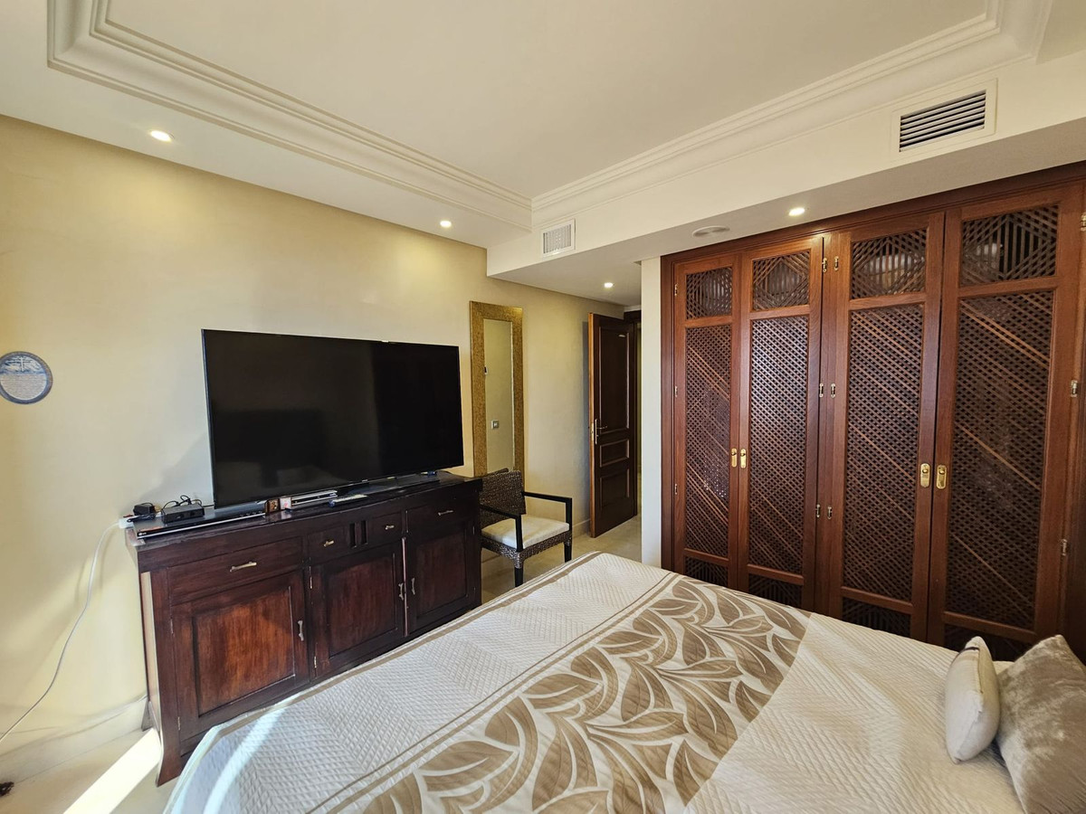 3 Bed Apartment for sale in Estepona Costa Del Sol, Málaga, Spain