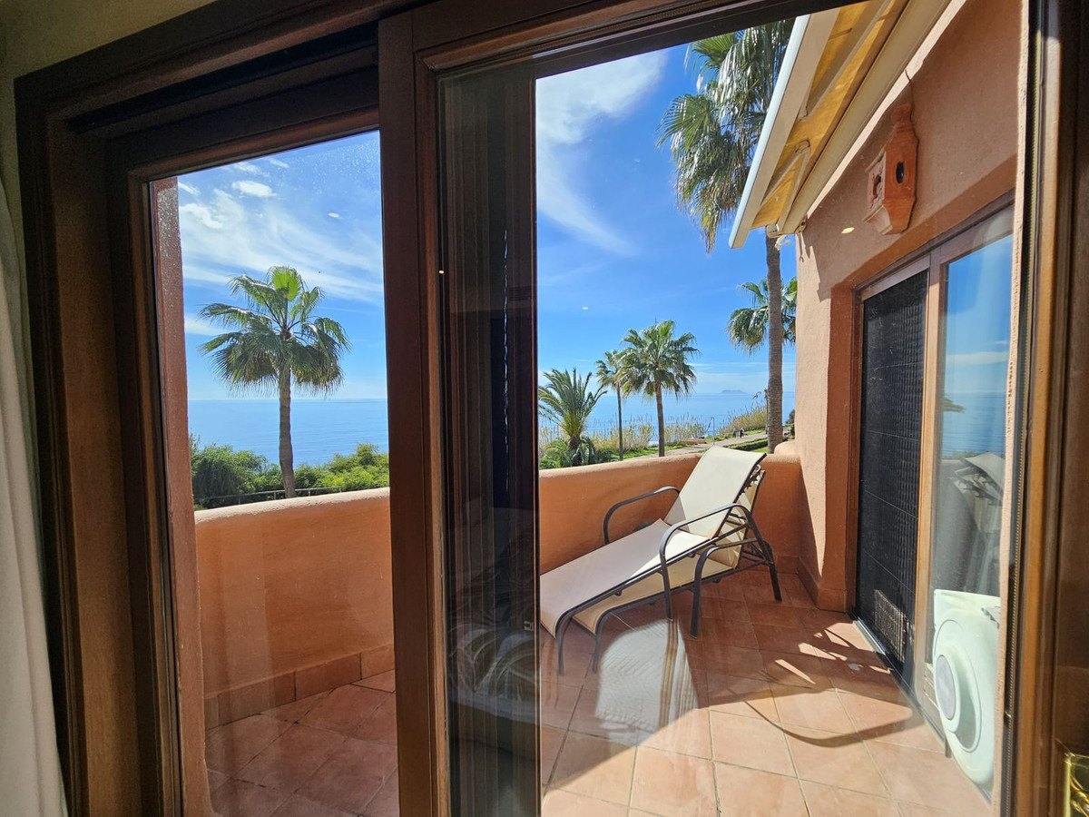 3 Bed Apartment for sale in Estepona Costa Del Sol, Málaga, Spain