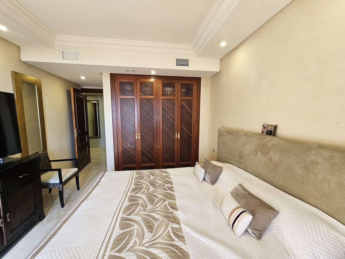 3 Bed Apartment for sale in Estepona Costa Del Sol, Málaga, Spain