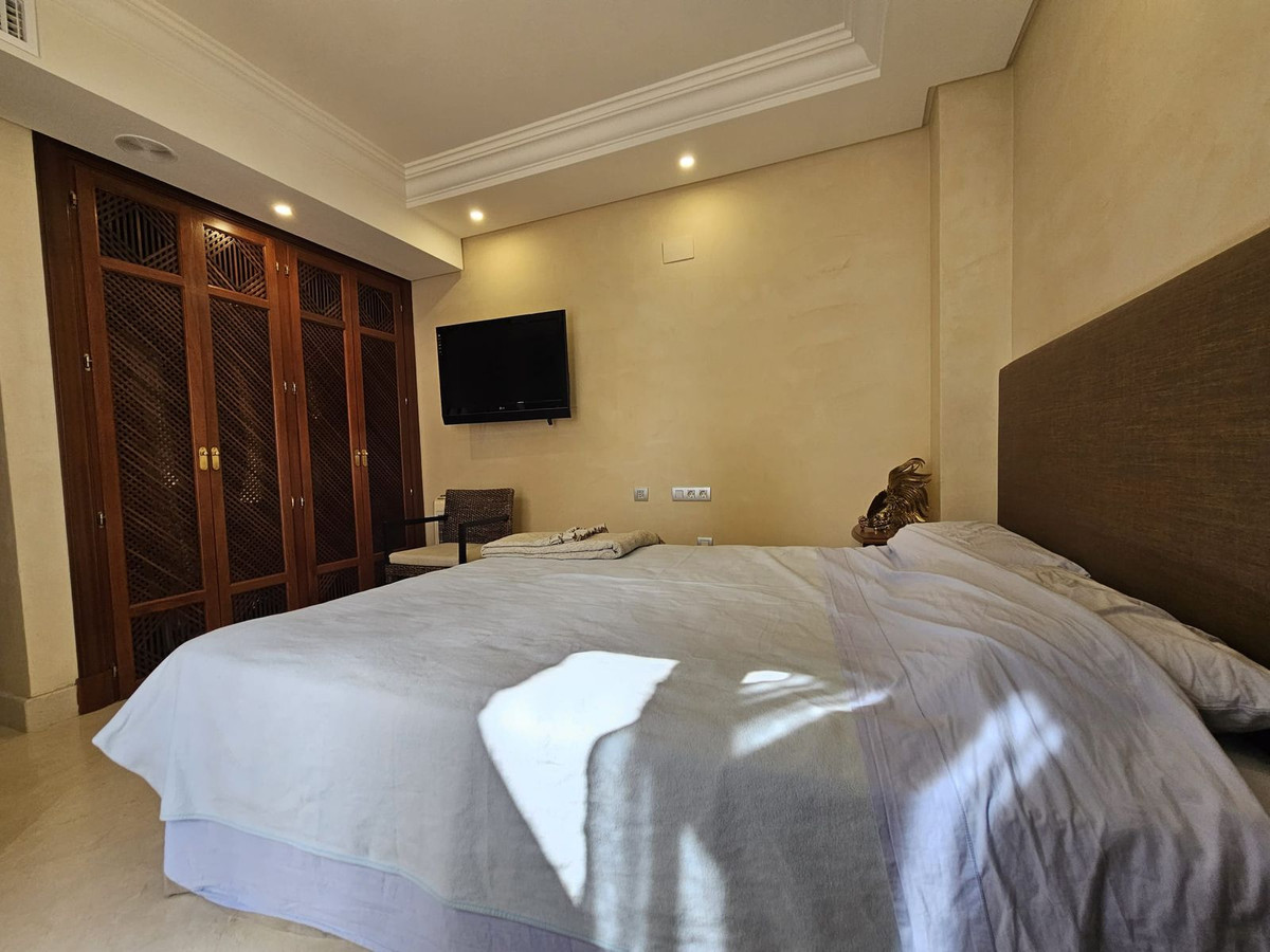 3 Bed Apartment for sale in Estepona Costa Del Sol, Málaga, Spain