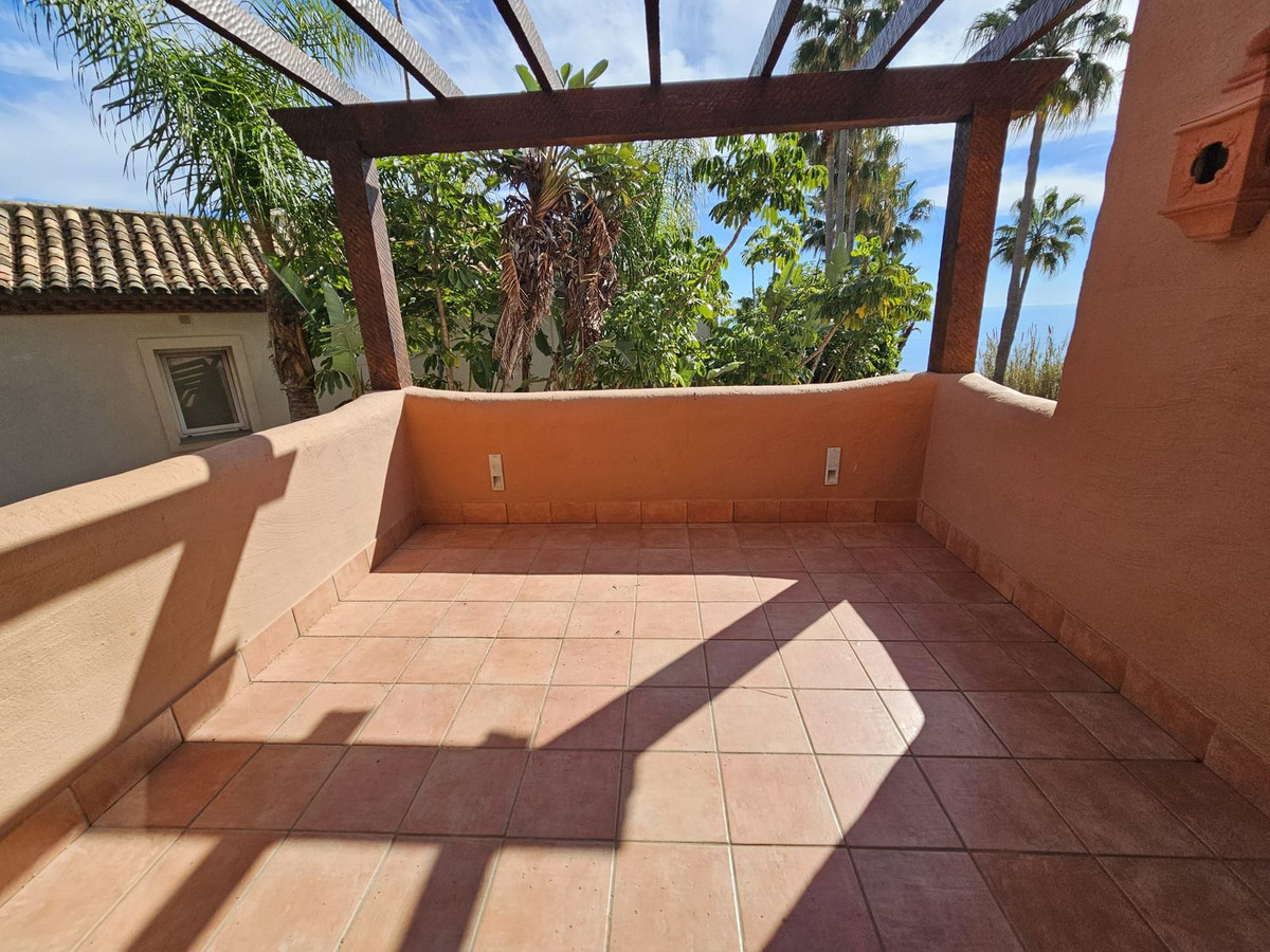 3 Bed Apartment for sale in Estepona Costa Del Sol, Málaga, Spain