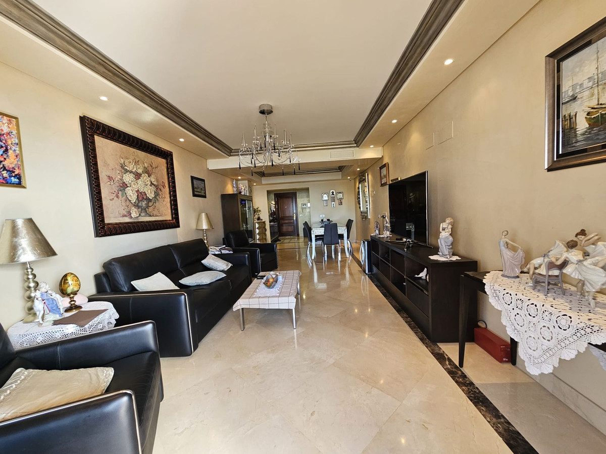 3 Bed Apartment for sale in Estepona Costa Del Sol, Málaga, Spain