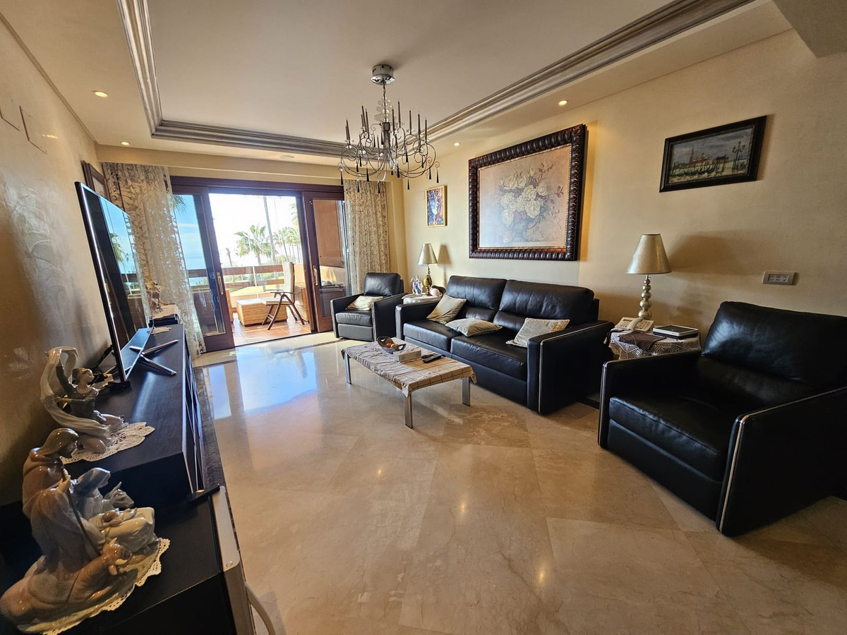 3 Bed Apartment for sale in Estepona Costa Del Sol, Málaga, Spain