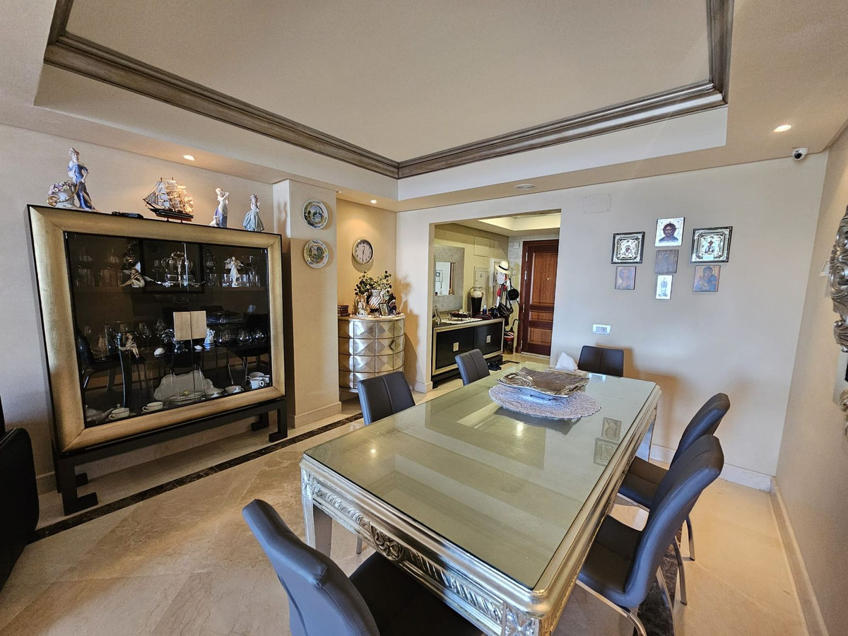 3 Bed Apartment for sale in Estepona Costa Del Sol, Málaga, Spain