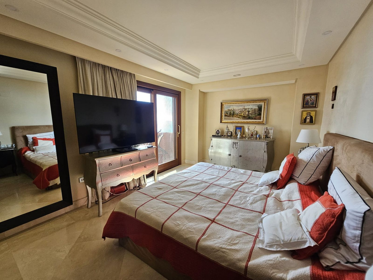3 Bed Apartment for sale in Estepona Costa Del Sol, Málaga, Spain