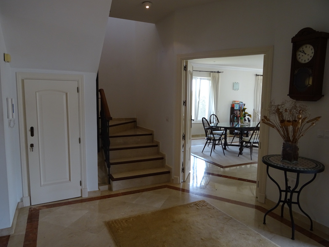Se vende Villa - Chalet de 4 dormitorios en Costa Del Sol, Cadiz, España
