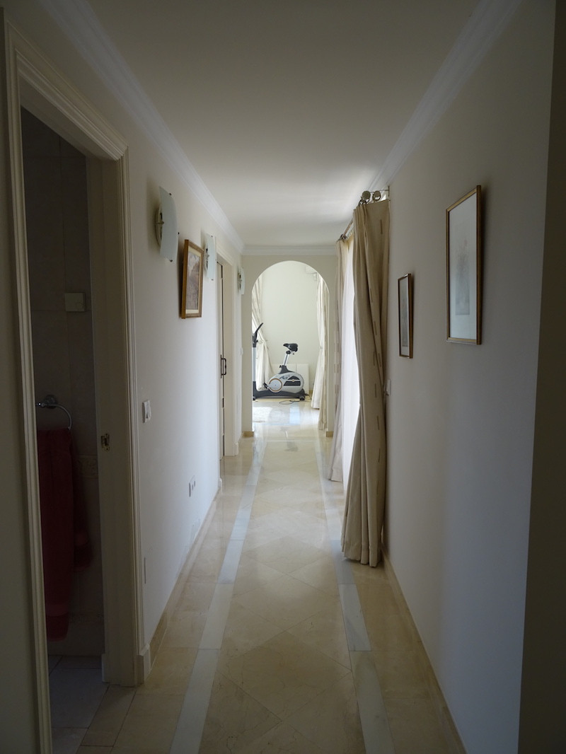 Se vende Villa - Chalet de 4 dormitorios en Costa Del Sol, Cadiz, España