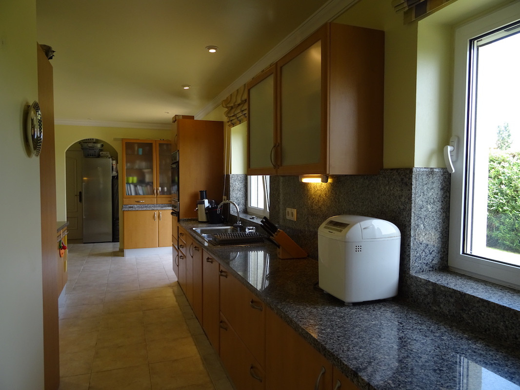 Se vende Villa - Chalet de 4 dormitorios en Costa Del Sol, Cadiz, España