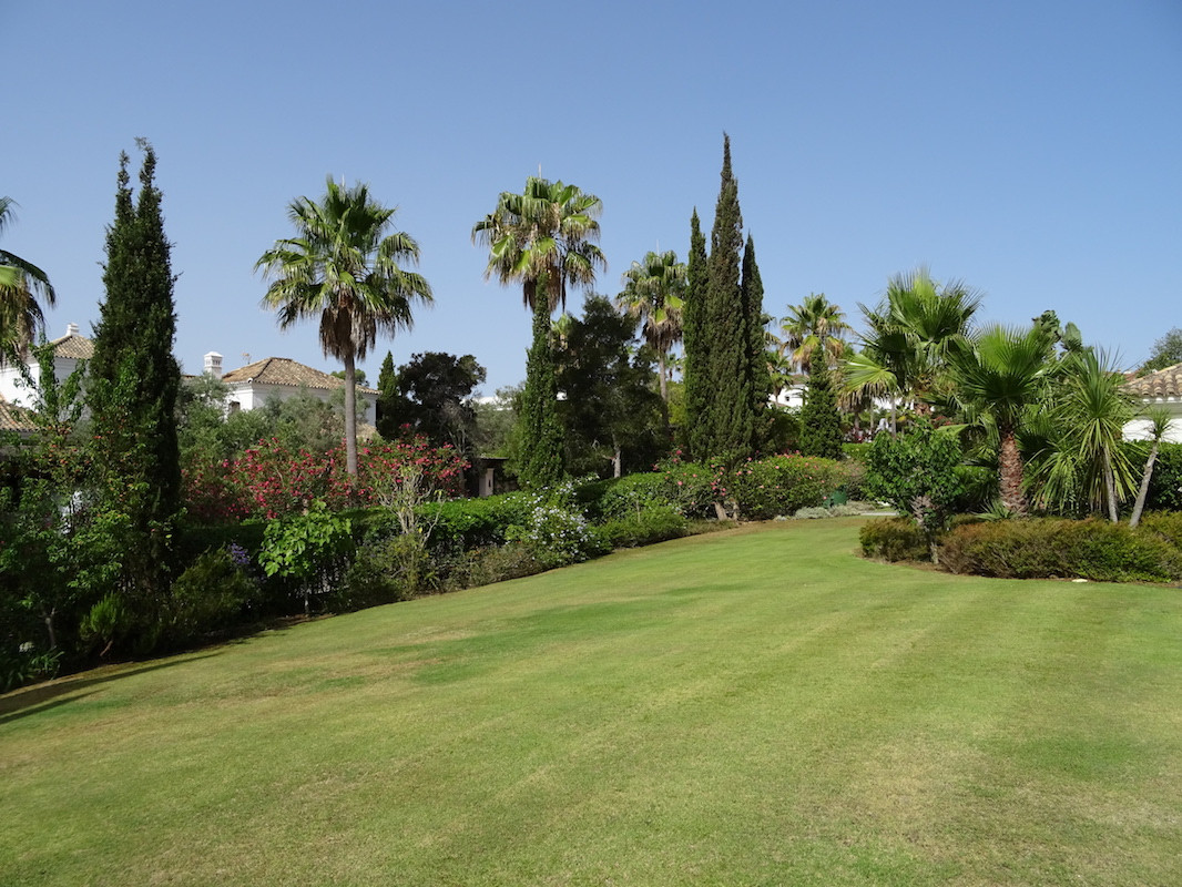 Se vende Villa - Chalet de 4 dormitorios en Costa Del Sol, Cadiz, España