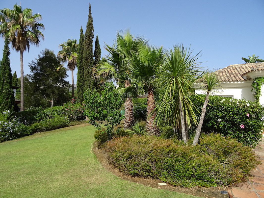 Se vende Villa - Chalet de 4 dormitorios en Costa Del Sol, Cadiz, España