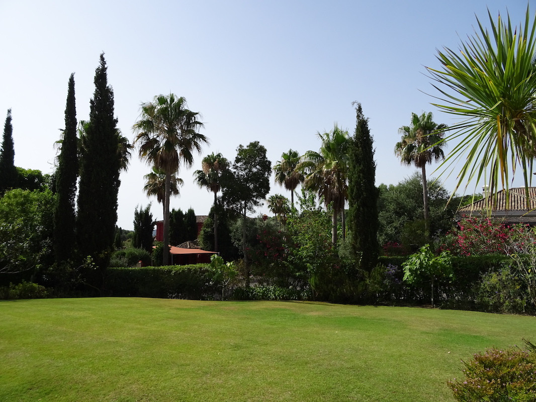 Se vende Villa - Chalet de 4 dormitorios en Costa Del Sol, Cadiz, España
