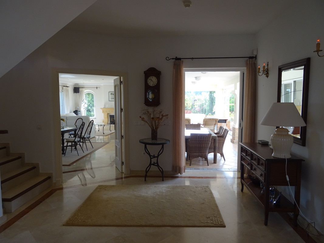 Se vende Villa - Chalet de 4 dormitorios en Costa Del Sol, Cadiz, España