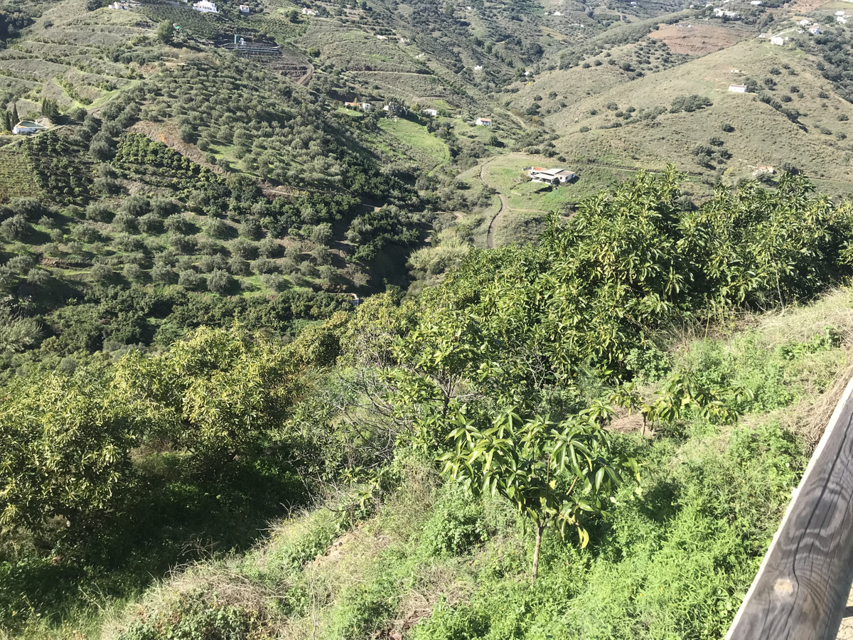 Se vende Finca - Cortijo de 2 dormitorios en Costa Del Sol East, Málaga, España