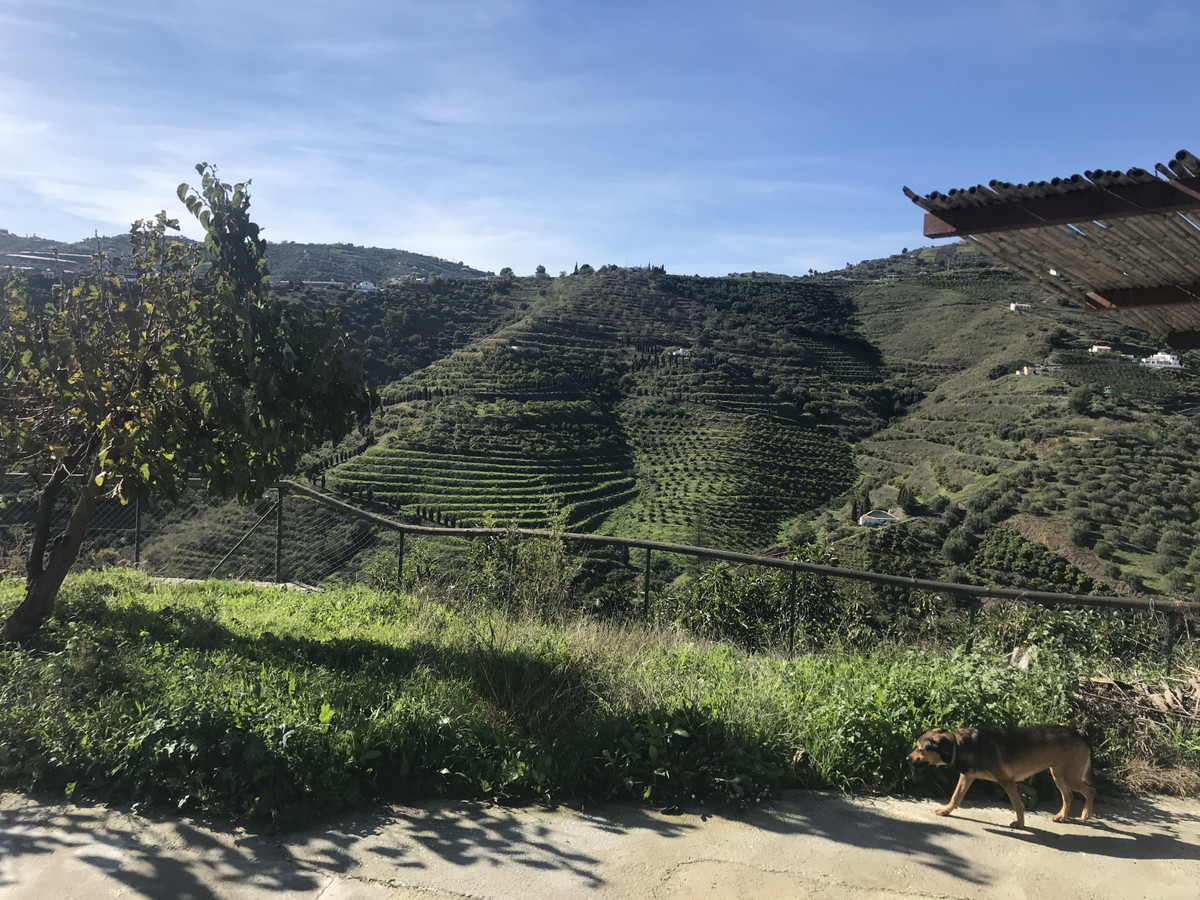 Se vende Finca - Cortijo de 2 dormitorios en Costa Del Sol East, Málaga, España