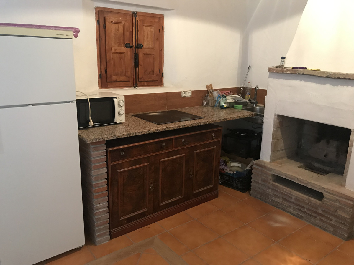 Se vende Finca - Cortijo de 2 dormitorios en Costa Del Sol East, Málaga, España
