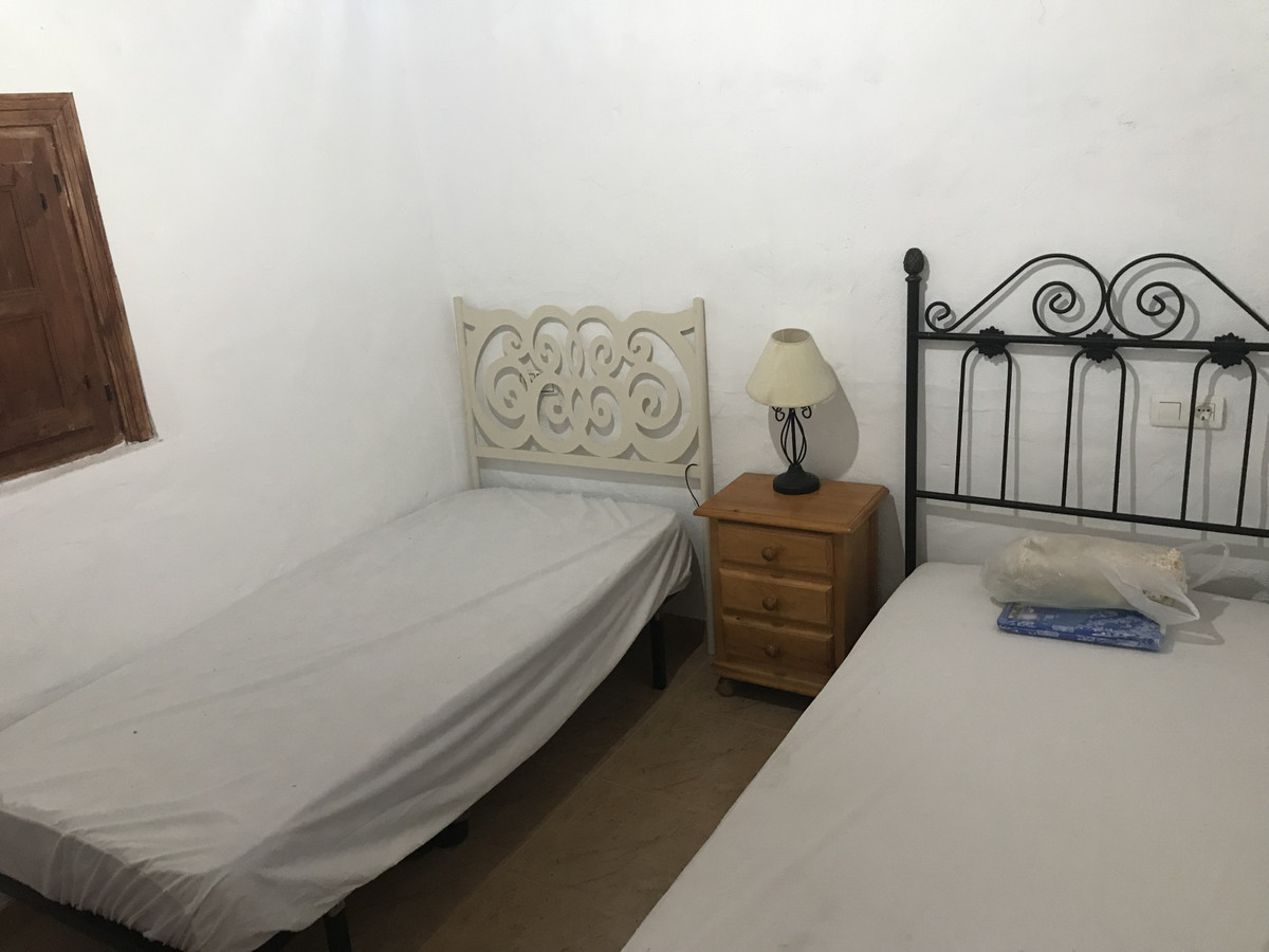 Se vende Finca - Cortijo de 2 dormitorios en Costa Del Sol East, Málaga, España