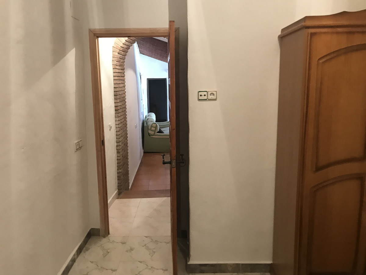 Se vende Finca - Cortijo de 2 dormitorios en Costa Del Sol East, Málaga, España