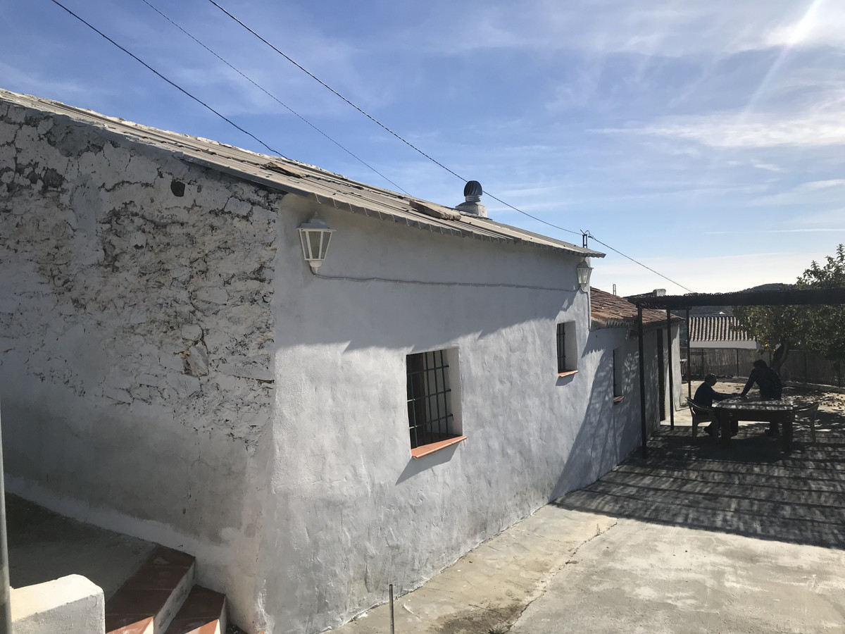 Se vende Finca - Cortijo de 2 dormitorios en Costa Del Sol East, Málaga, España