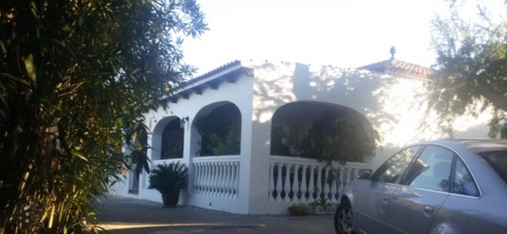 Se vende Finca - Cortijo de 3 dormitorios en Costa Del Sol, Cadiz, España