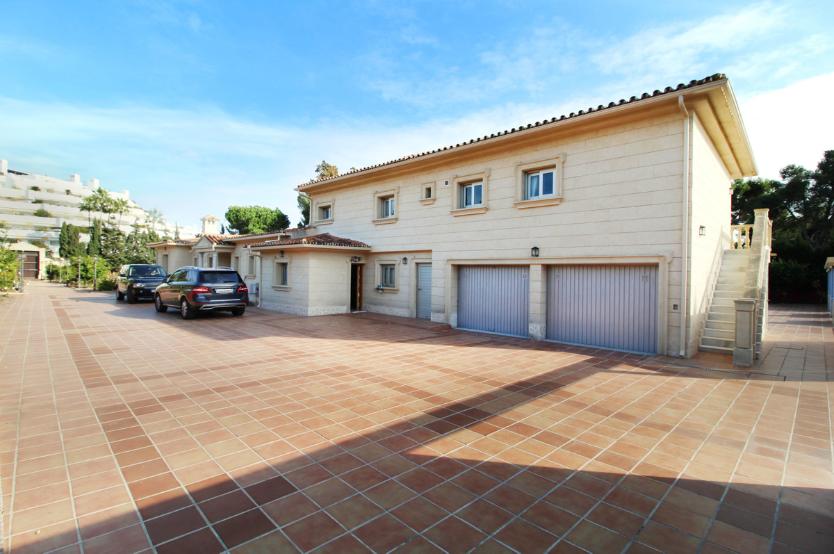 Se vende Villa - Chalet de 8 dormitorios en Costa Del Sol, Málaga, España