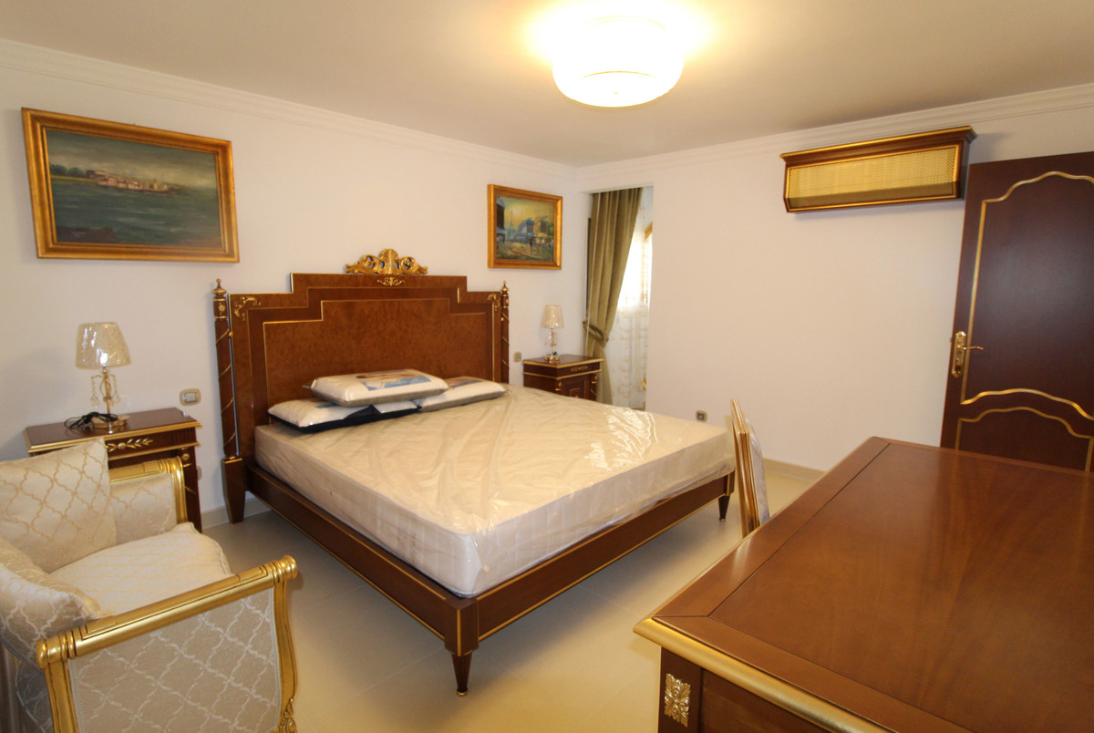 Se vende Villa - Chalet de 8 dormitorios en Costa Del Sol, Málaga, España