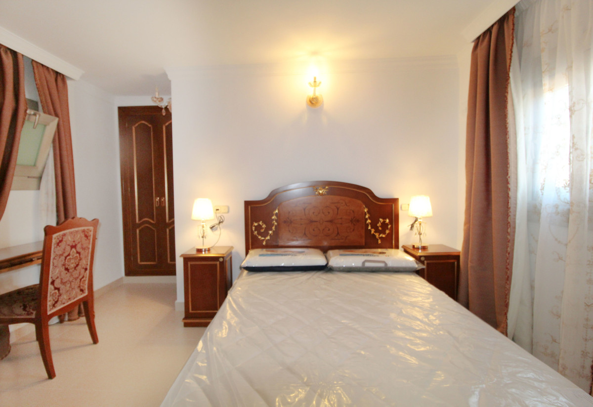 Se vende Villa - Chalet de 8 dormitorios en Costa Del Sol, Málaga, España