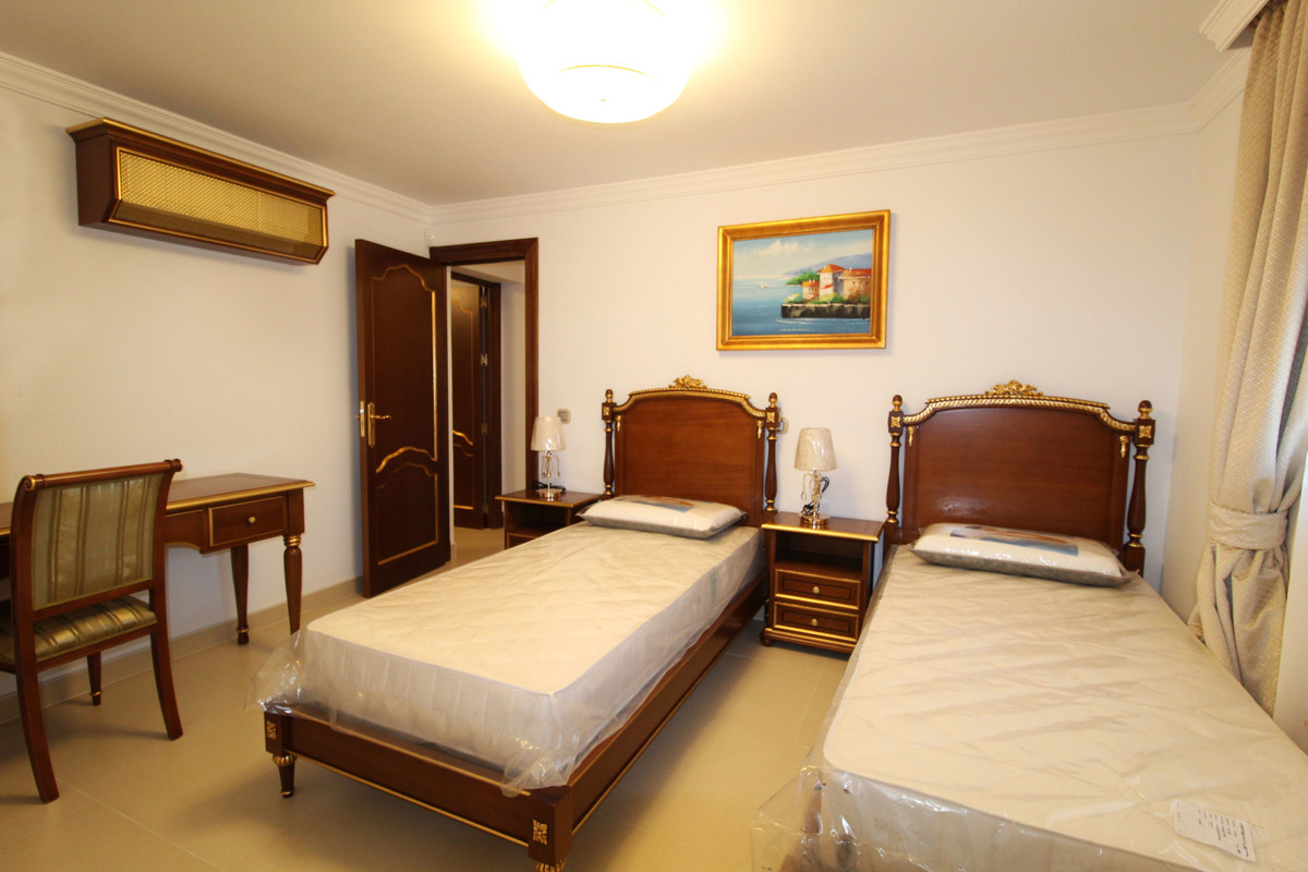 Se vende Villa - Chalet de 8 dormitorios en Costa Del Sol, Málaga, España