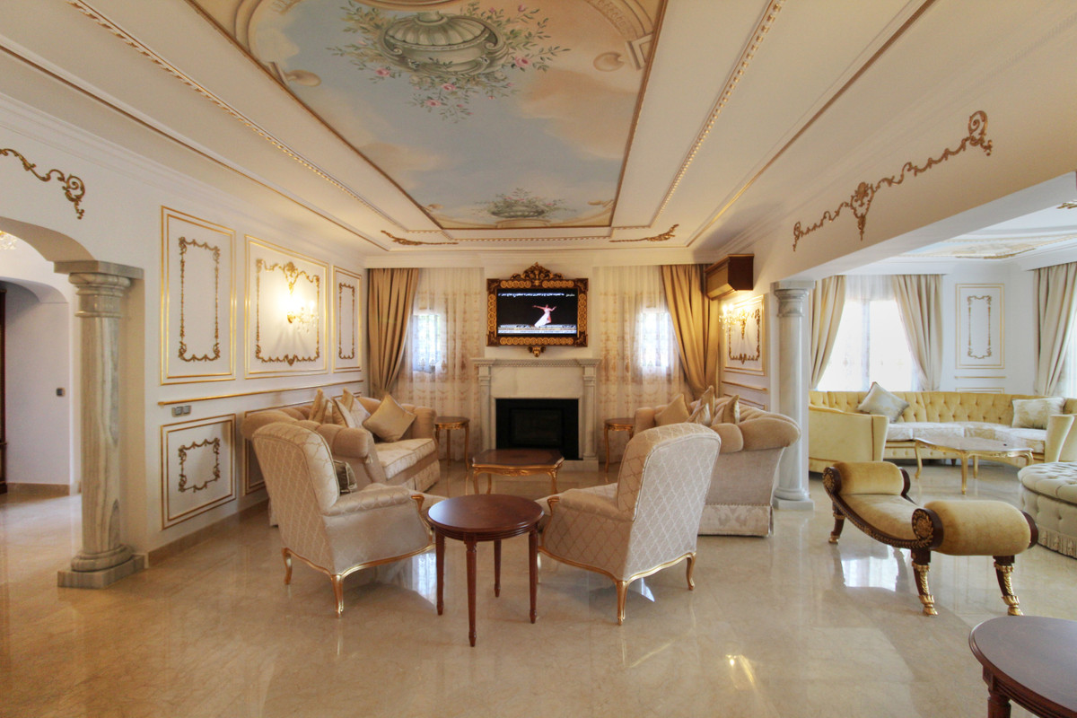 Se vende Villa - Chalet de 8 dormitorios en Costa Del Sol, Málaga, España