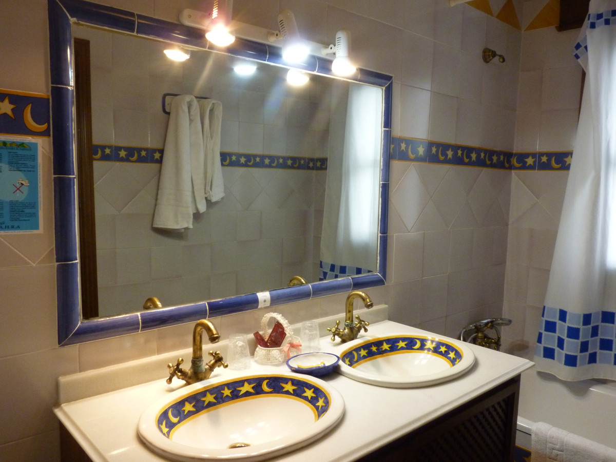Se vende Hotel de 17 dormitorios en Costa Del Sol, Málaga, España