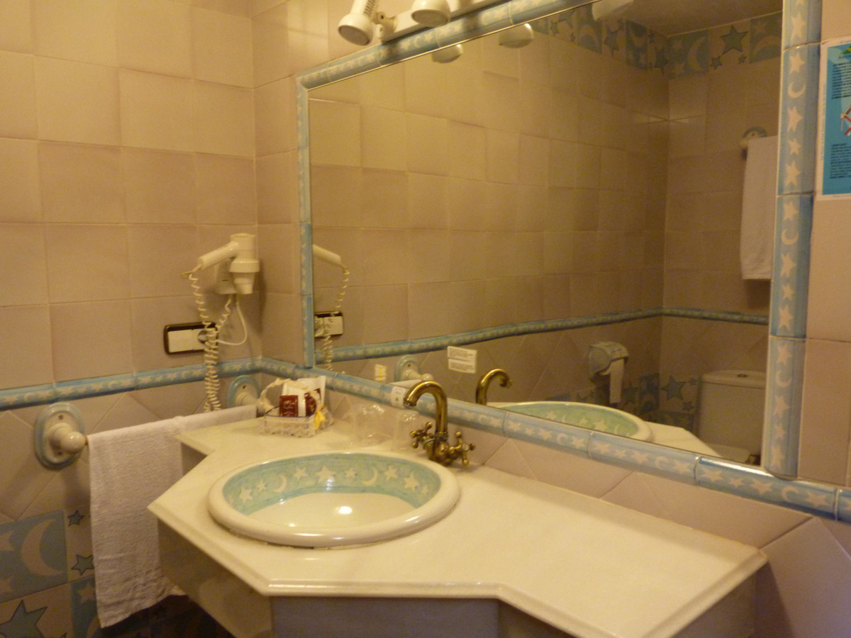 Se vende Hotel de 17 dormitorios en Costa Del Sol, Málaga, España