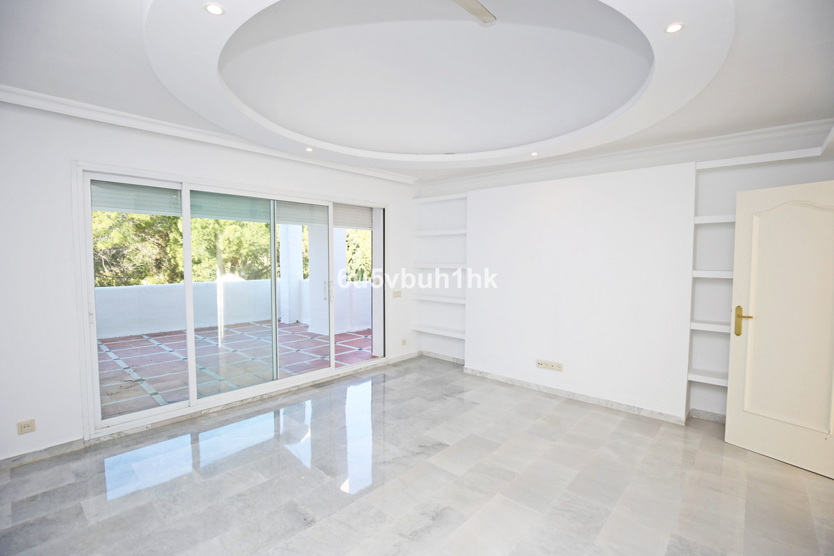 4 Bed Apartment for sale in New Golden Mile Costa Del Sol, Málaga, Spain