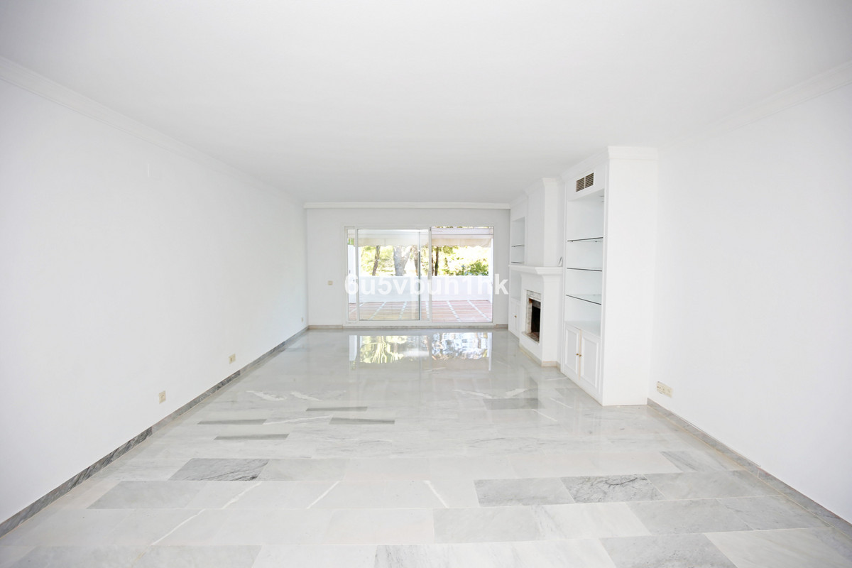 4 Bed Apartment for sale in New Golden Mile Costa Del Sol, Málaga, Spain