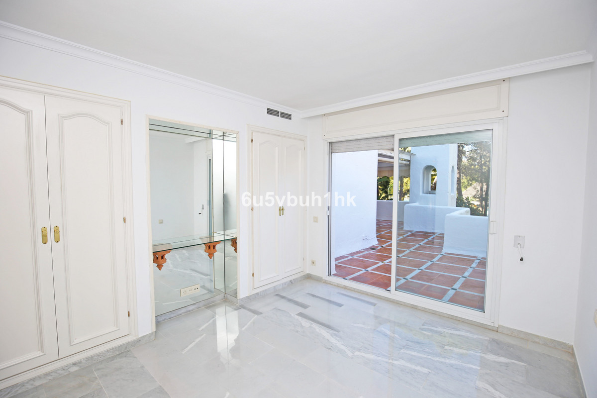 4 Bed Apartment for sale in New Golden Mile Costa Del Sol, Málaga, Spain