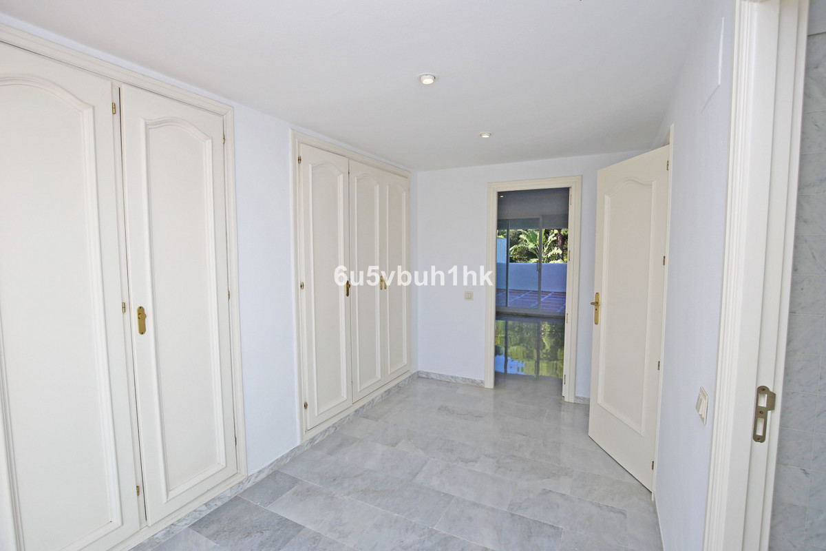 4 Bed Apartment for sale in New Golden Mile Costa Del Sol, Málaga, Spain