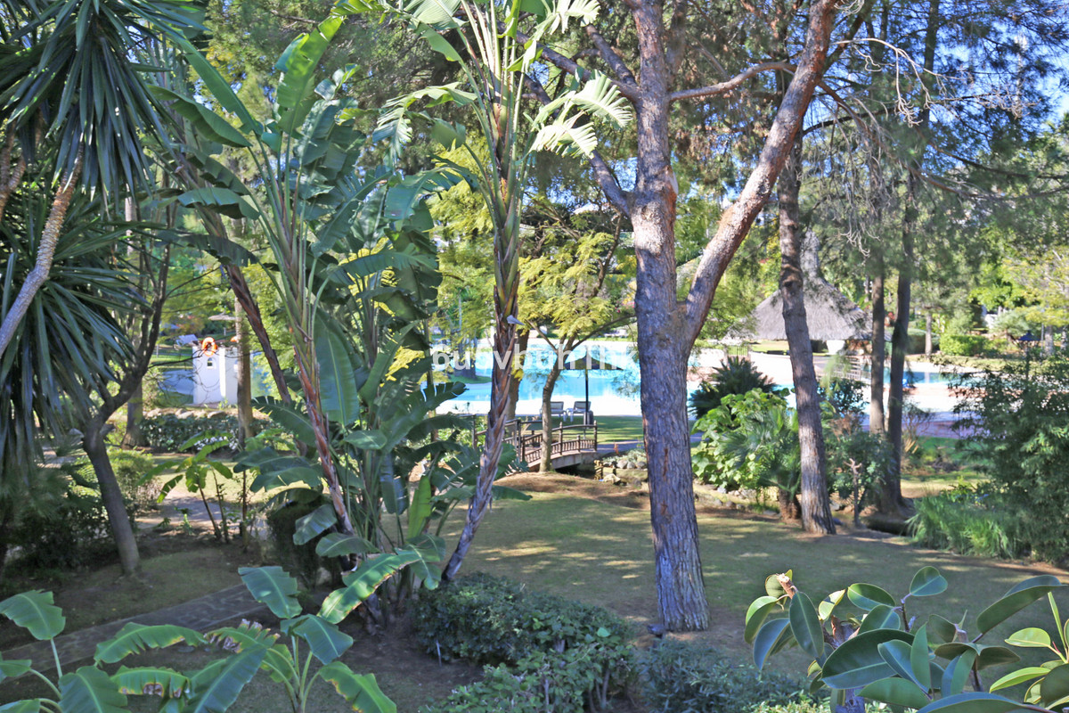 4 Bed Apartment for sale in New Golden Mile Costa Del Sol, Málaga, Spain