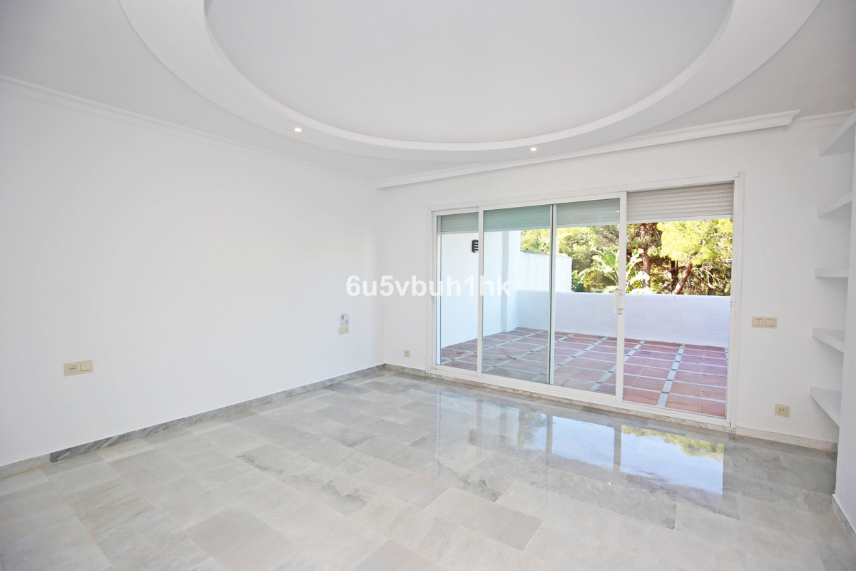 4 Bed Apartment for sale in New Golden Mile Costa Del Sol, Málaga, Spain