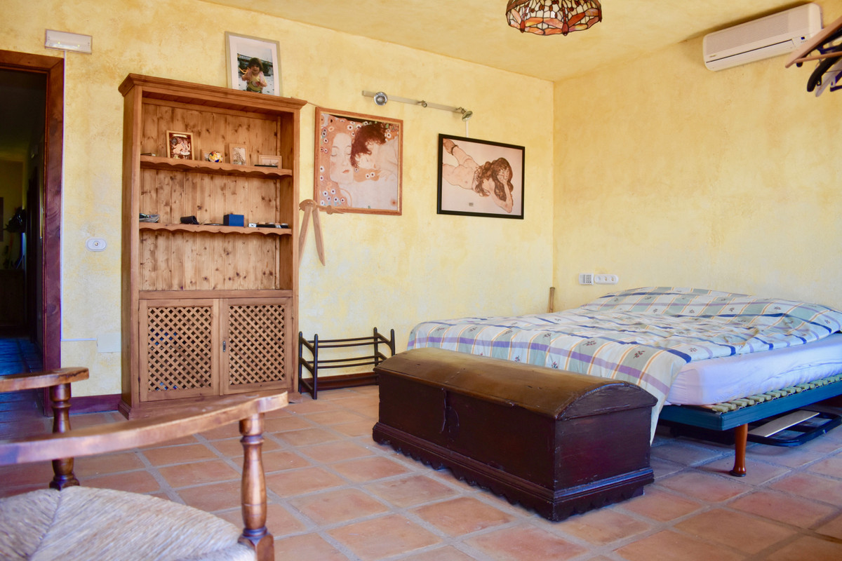 Se vende Villa - Chalet de 4 dormitorios en Costa Del Sol, Málaga, España