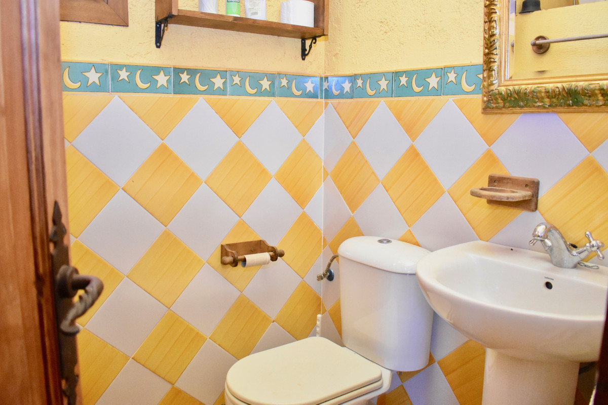 Se vende Villa - Chalet de 4 dormitorios en Costa Del Sol, Málaga, España