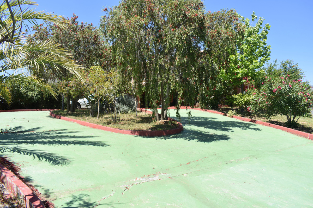 Se vende Villa - Chalet de 4 dormitorios en Costa Del Sol, Málaga, España