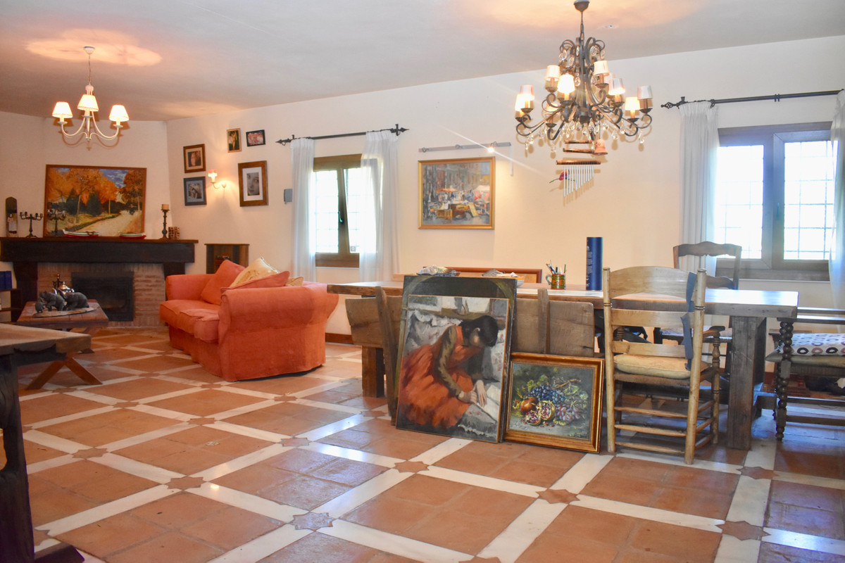 Se vende Villa - Chalet de 4 dormitorios en Costa Del Sol, Málaga, España
