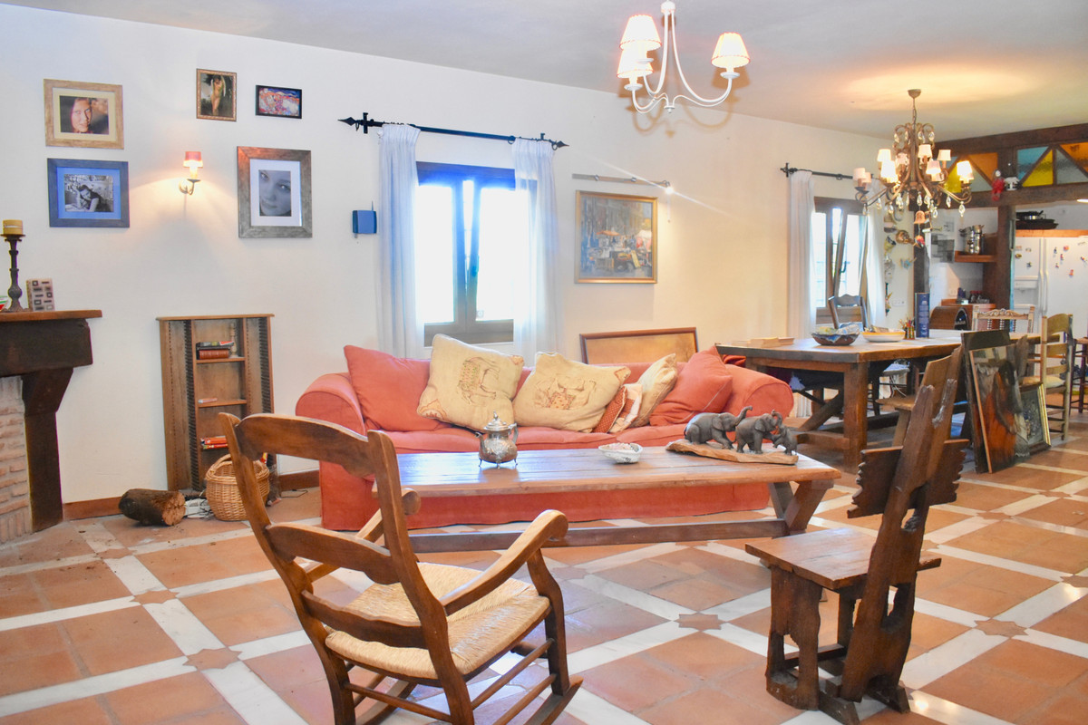 Se vende Villa - Chalet de 4 dormitorios en Costa Del Sol, Málaga, España