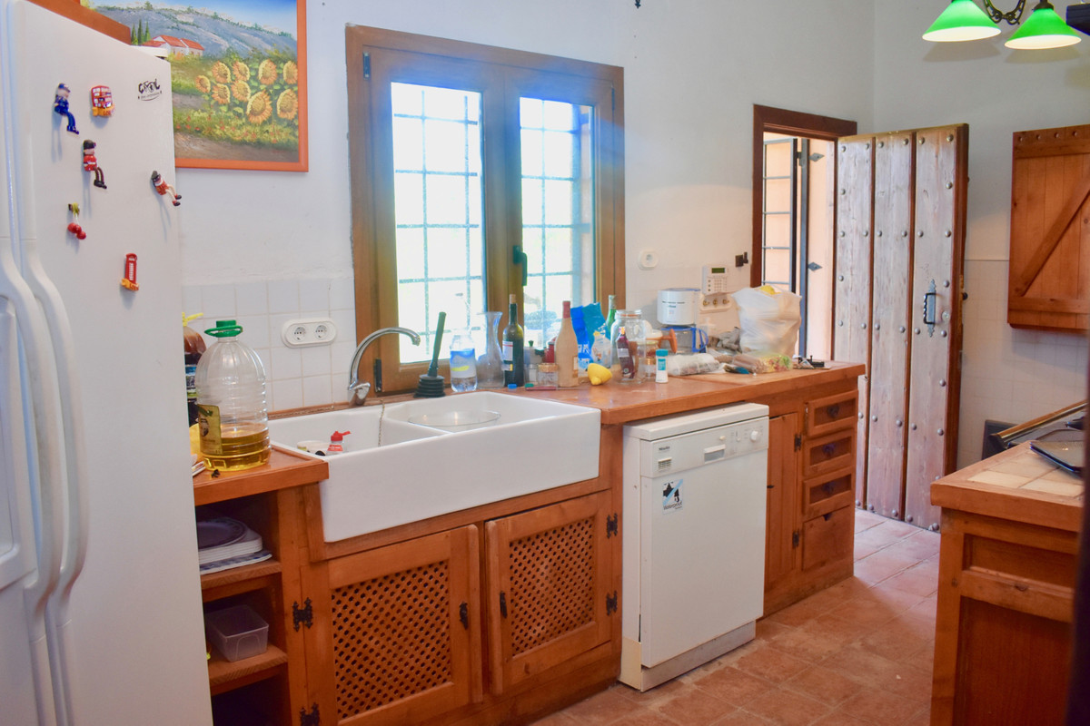 Se vende Villa - Chalet de 4 dormitorios en Costa Del Sol, Málaga, España