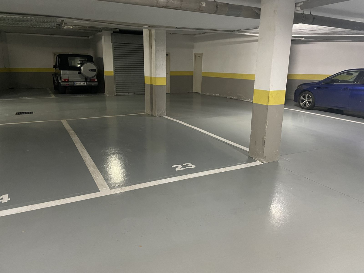 Se vende Aparcamiento  en Costa Del Sol, Málaga, España