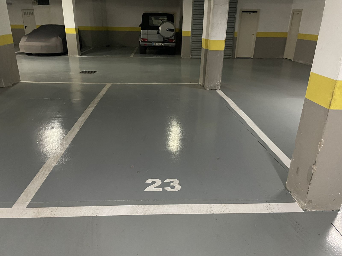 Se vende Aparcamiento  en Costa Del Sol, Málaga, España