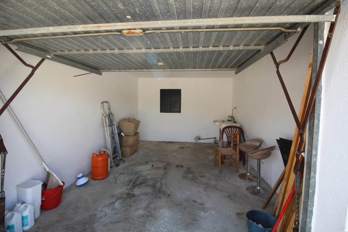 Se vende Finca - Cortijo de 3 dormitorios en Costa Del Sol East, Málaga, España