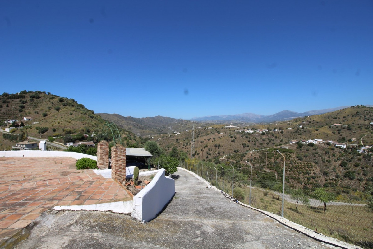 Se vende Finca - Cortijo de 3 dormitorios en Costa Del Sol East, Málaga, España