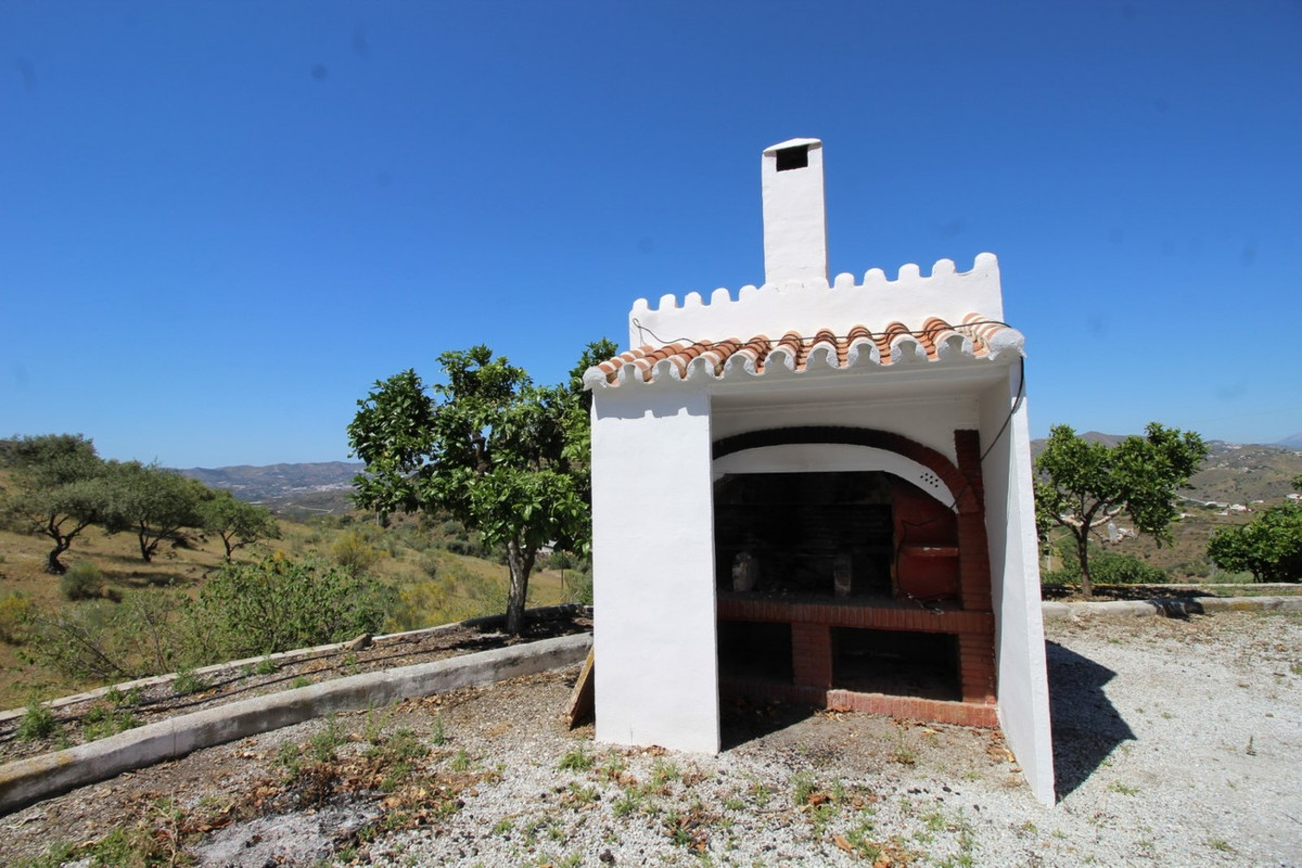 Se vende Finca - Cortijo de 3 dormitorios en Costa Del Sol East, Málaga, España