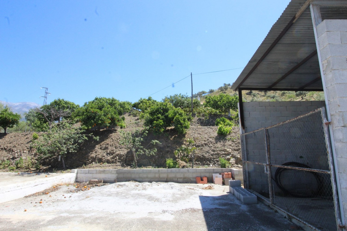 Se vende Finca - Cortijo de 3 dormitorios en Costa Del Sol East, Málaga, España